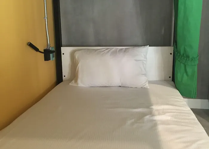 Bed@town Hostal *