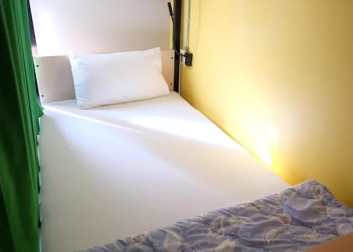 Hostal Bed@town *